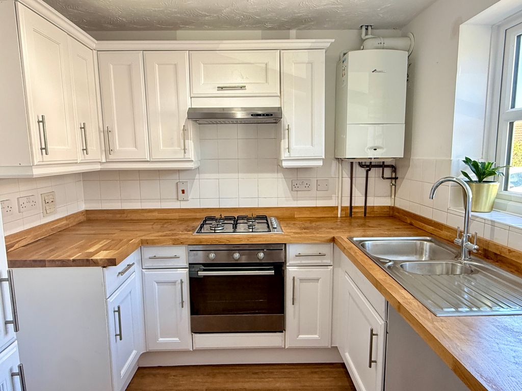 Property photo 2 of 15 Kitchen