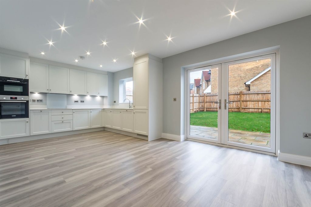 Property photo 2 of 17 Kitchen Diner