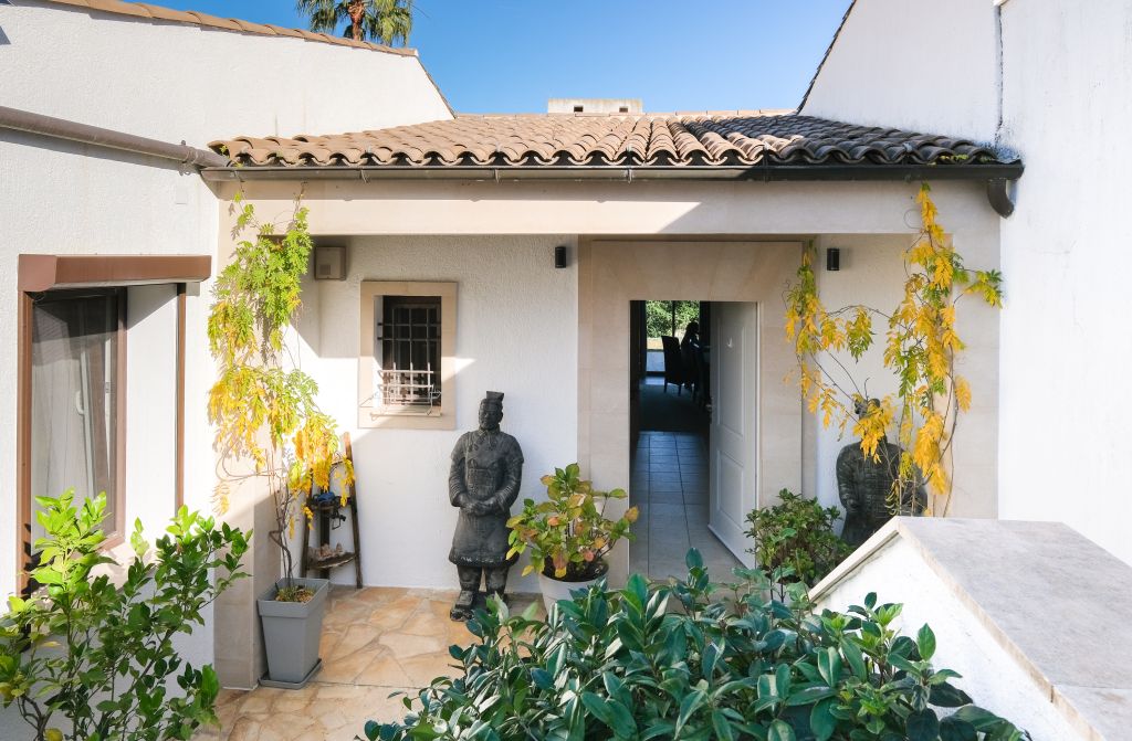 Property photo 2 of 21