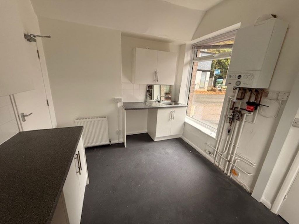 Property photo 3 of 6 An Empty Arch With White Lining And A WC Cubicle To The Front.