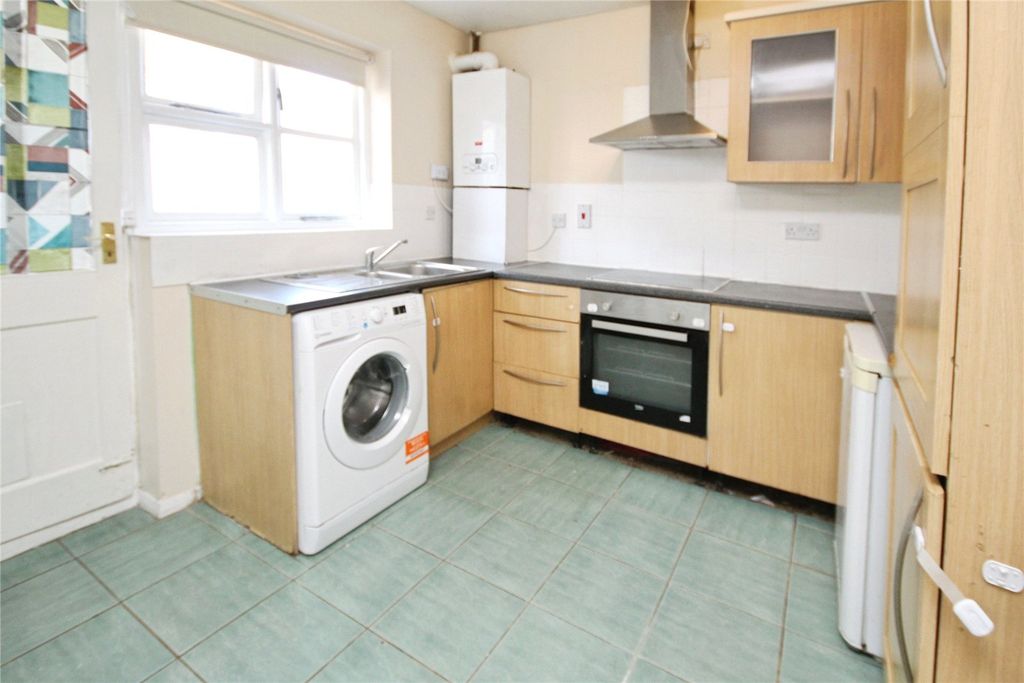 Property photo 3 of 8 Picture No. 06