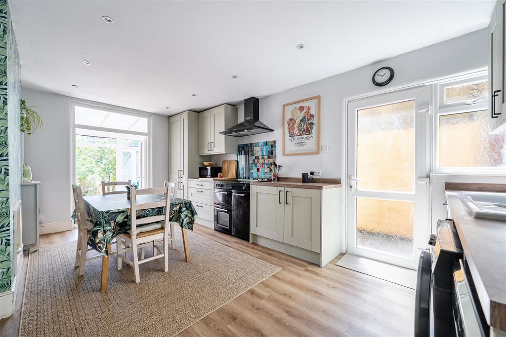 Additional image 9 of 5 bed semi-detached house for saleTonbridge Road, Maidstone ME16