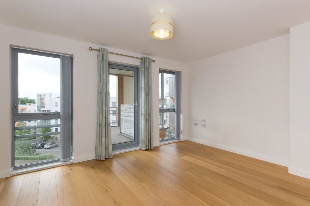 Property photo 3 of 7 Living Room