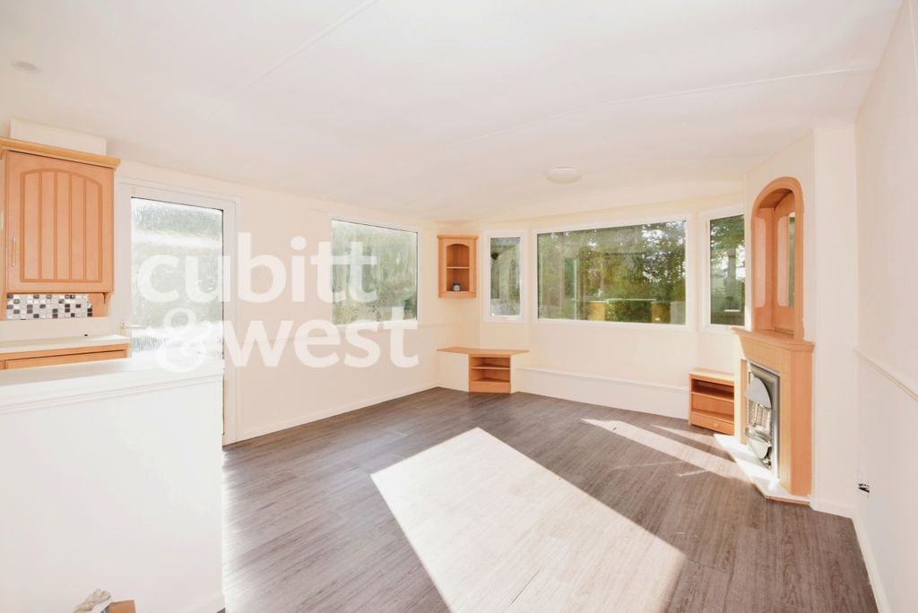 Property photo 3 of 10 Living/Dining Area