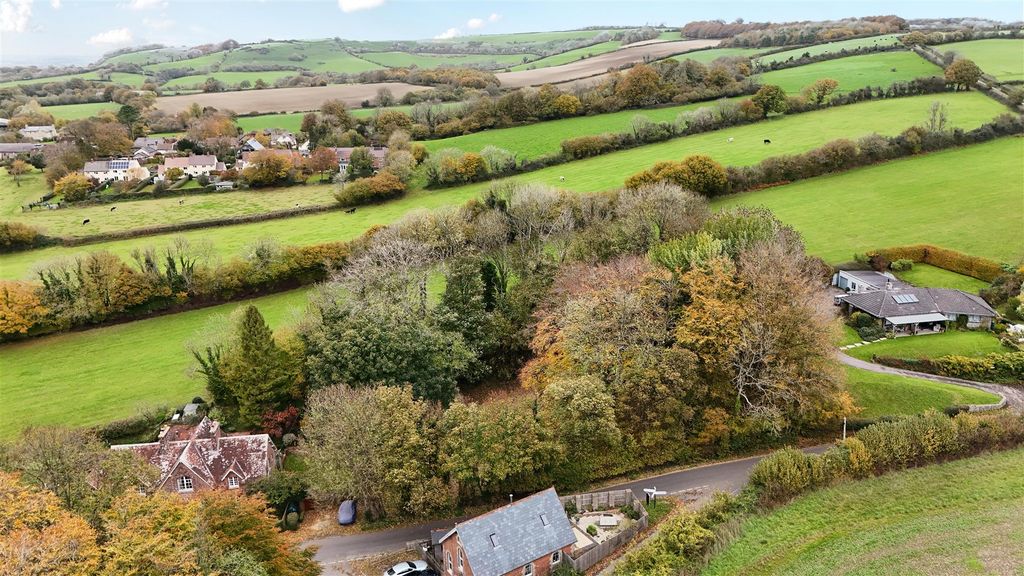 Property photo 1 of 15 -690364Fce143d-1375138-Jpg.Jpg