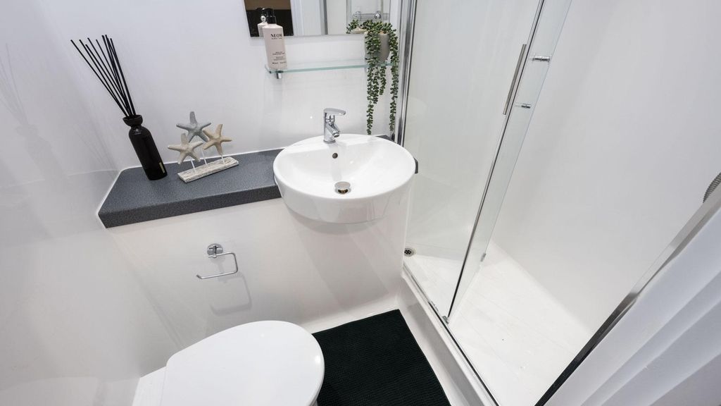 Property photo 1 of 35