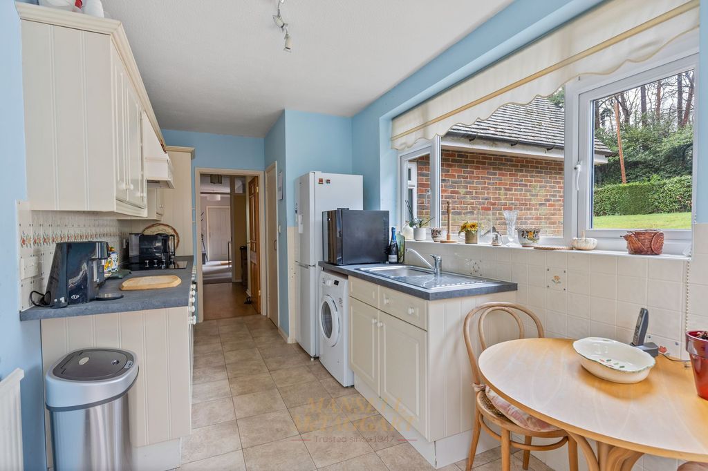 Additional image 10 of 6 bed detached house for saleImberhorne Lane, East Grinstead RH19