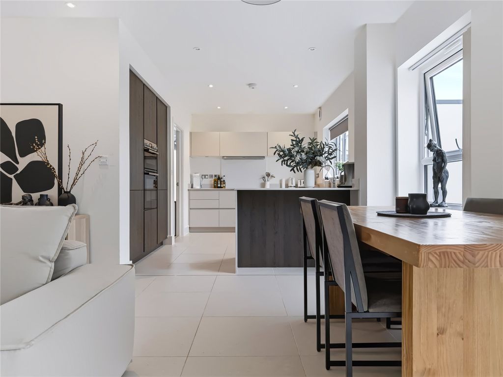 Property photo 2 of 11 Kitchen/Dining