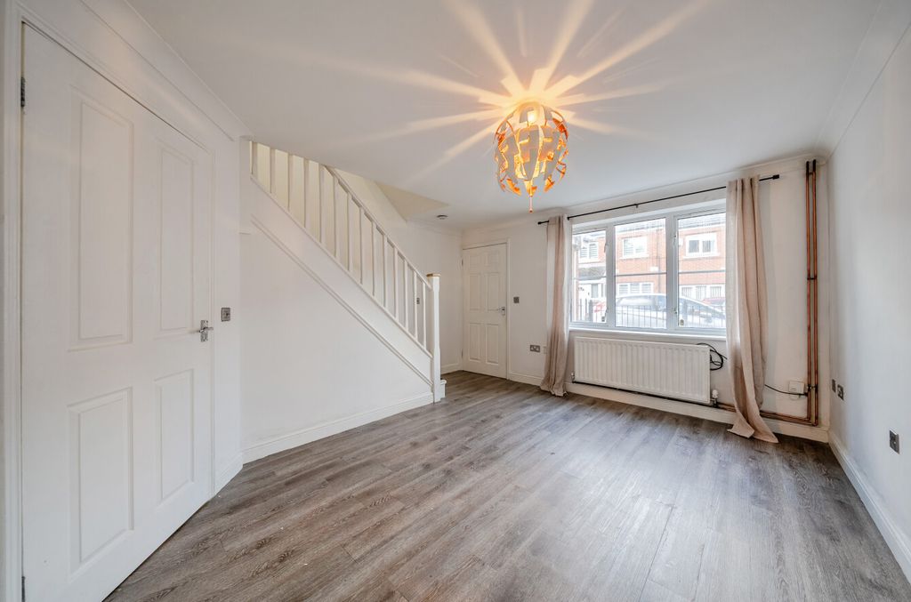 Property photo 2 of 19 1521887-17-1A0Aff...