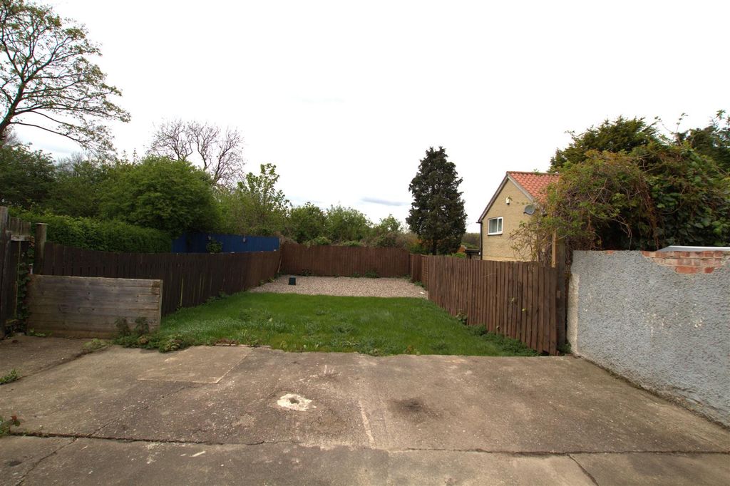 Property photo 3 of 11 Garden Rear.Jpg