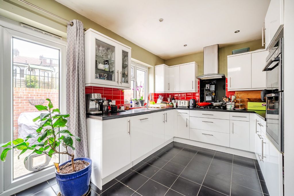 Property photo 3 of 15 Picture No. 38