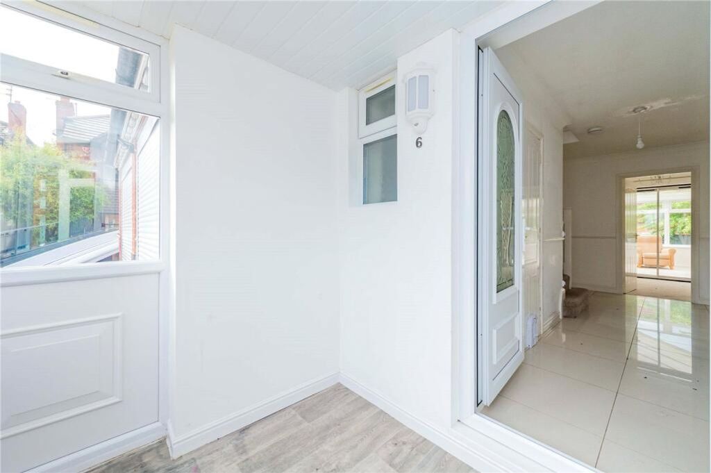 Property photo 2 of 42