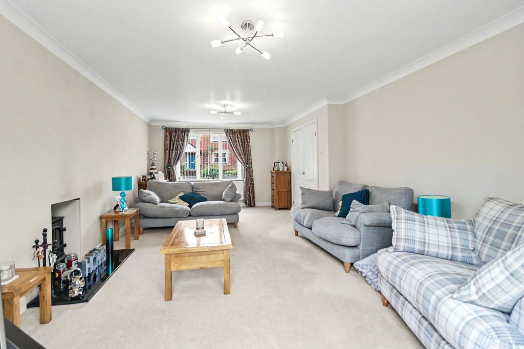 Property photo 3 of 24