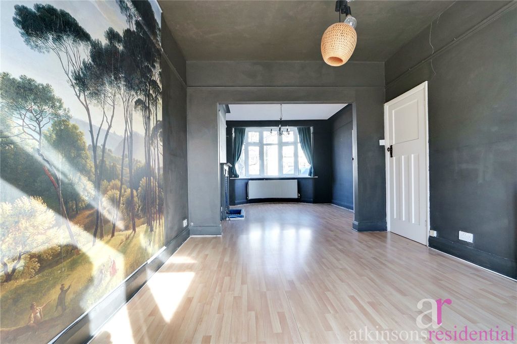 Property photo 2 of 25 Picture No. 14