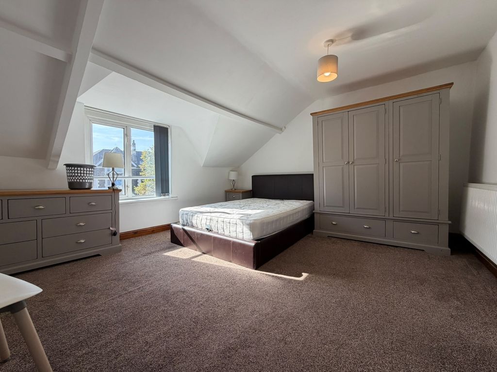 Property photo 2 of 8 7d3d94A4-5683-4B9c-B454-1Cac2d7B7A50