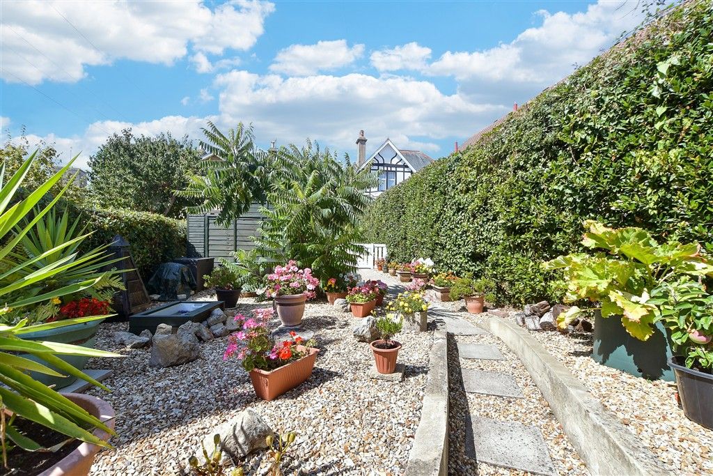 Property photo 2 of 18 Front Garden
