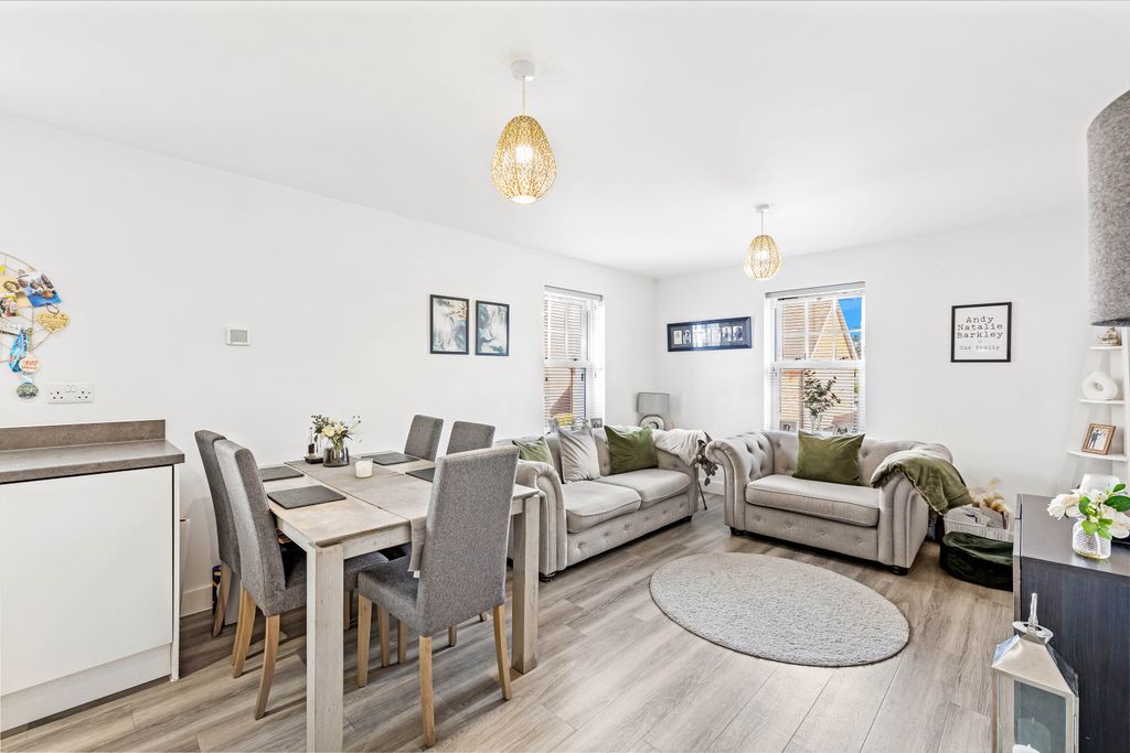 Property photo 2 of 11 Image9.Jpg