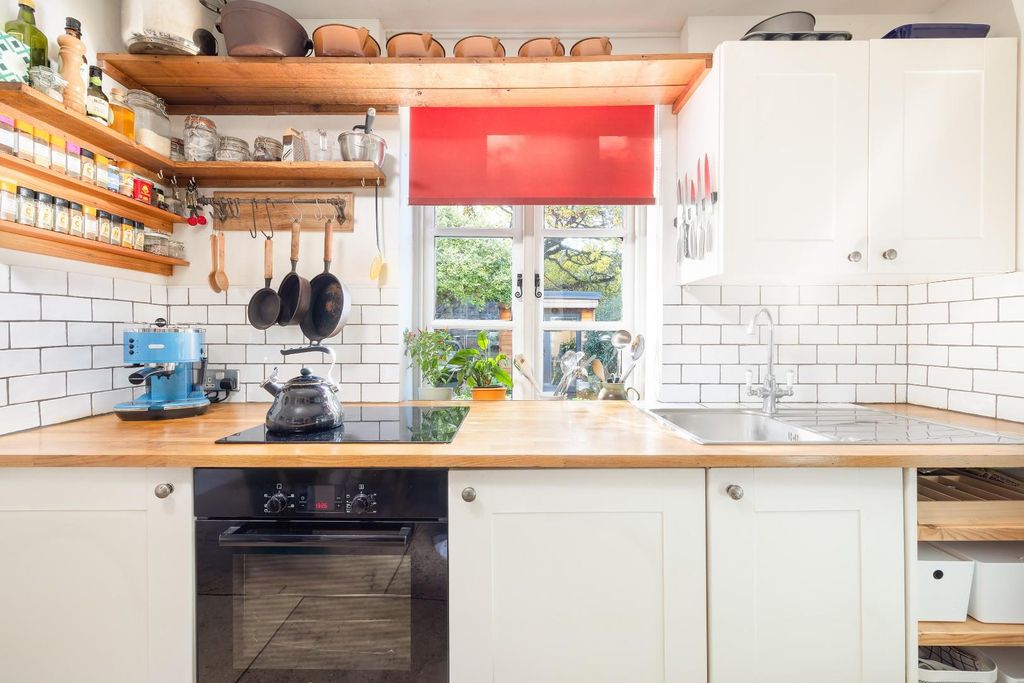 Property photo 3 of 26 Char8008.Jpg