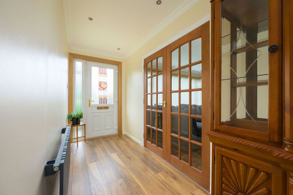 Property photo 2 of 43