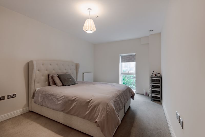 Property photo 3 of 10 Main Bedroom