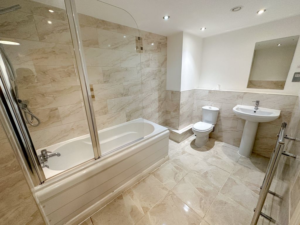 Property photo 2 of 7 File_008