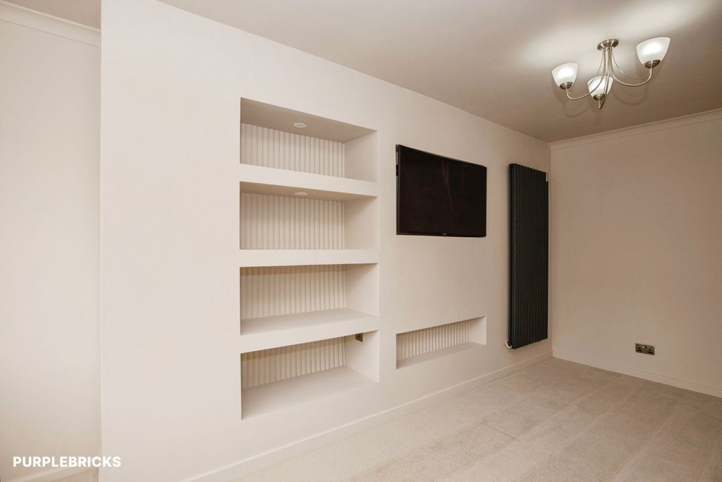 Property photo 3 of 24
