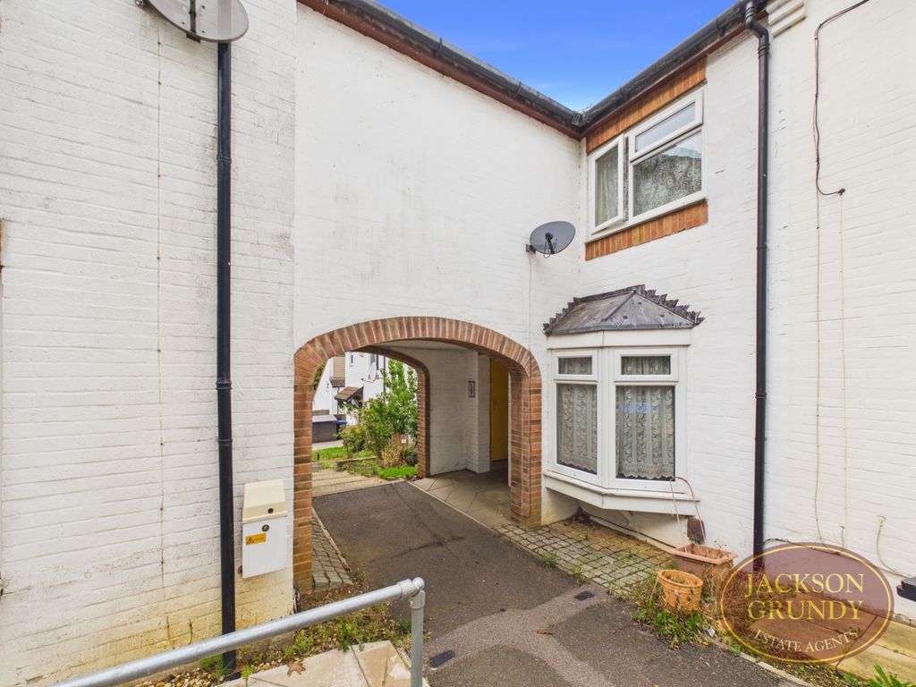 Property photo 2 of 21 Medellin Hill