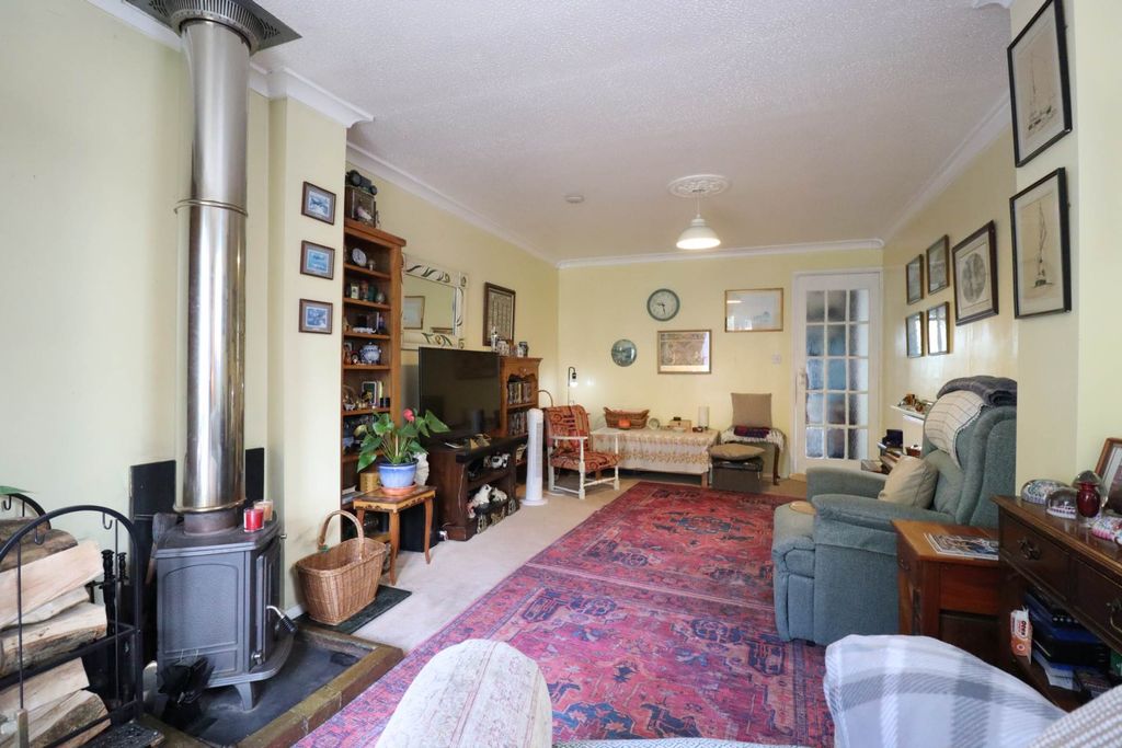 Property photo 2 of 12