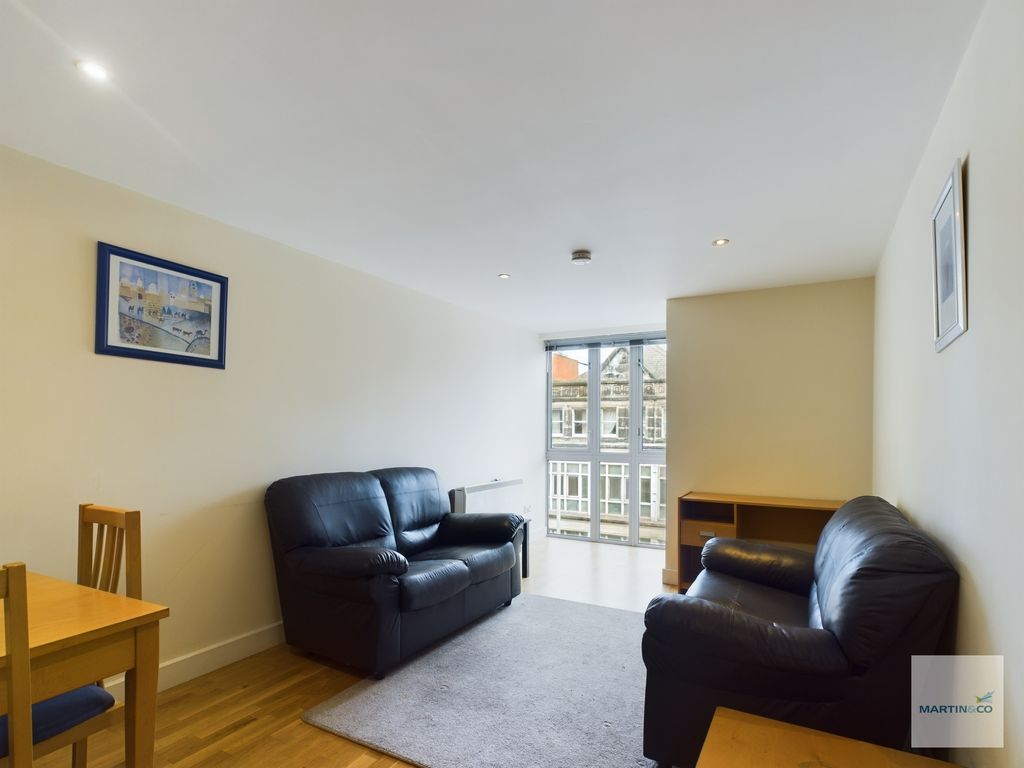 Property photo 2 of 8 Cam03394G0-Pr0071-Still001