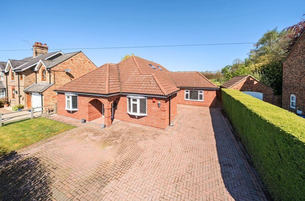 Additional image 28 of 5 bed bungalow for saleAylesby, Grimsby, Lincolnshire DN37