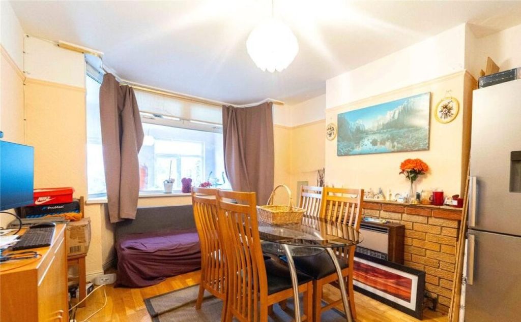 Property photo 3 of 8