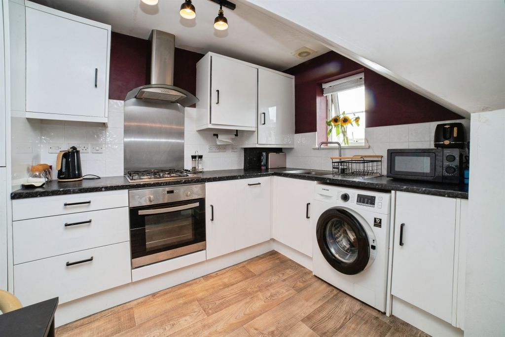 2 bed flat for saleArches Close, Awsworth, Nottingham NG16 photo 4