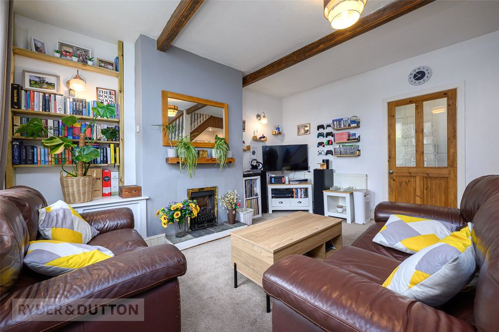 Property photo 3 of 19 Living Room