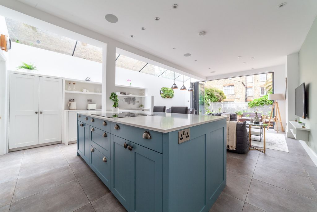 Property photo 2 of 27 Kitchen