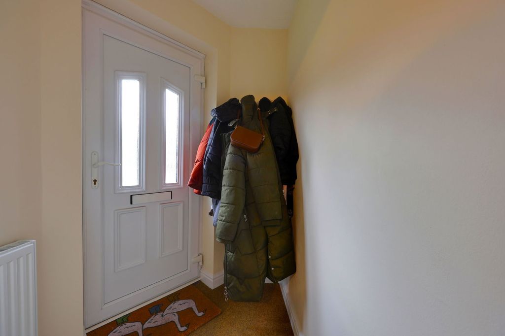 Property photo 2 of 34