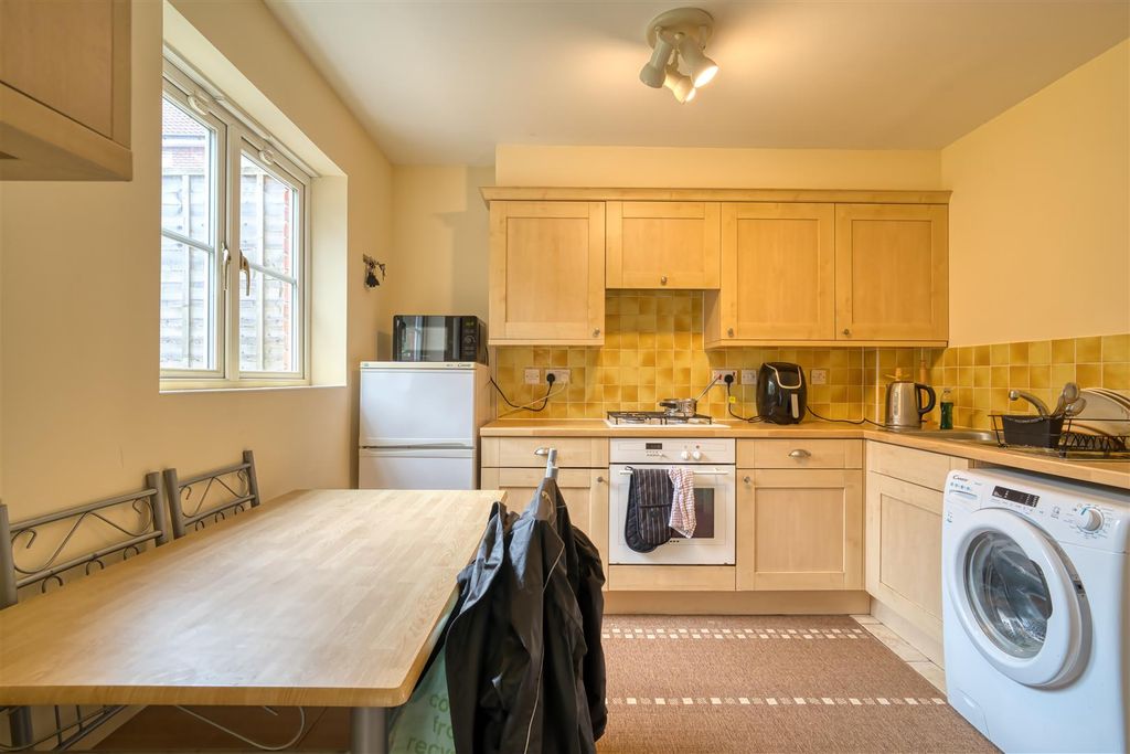 Property photo 2 of 8 Kitchen Diner