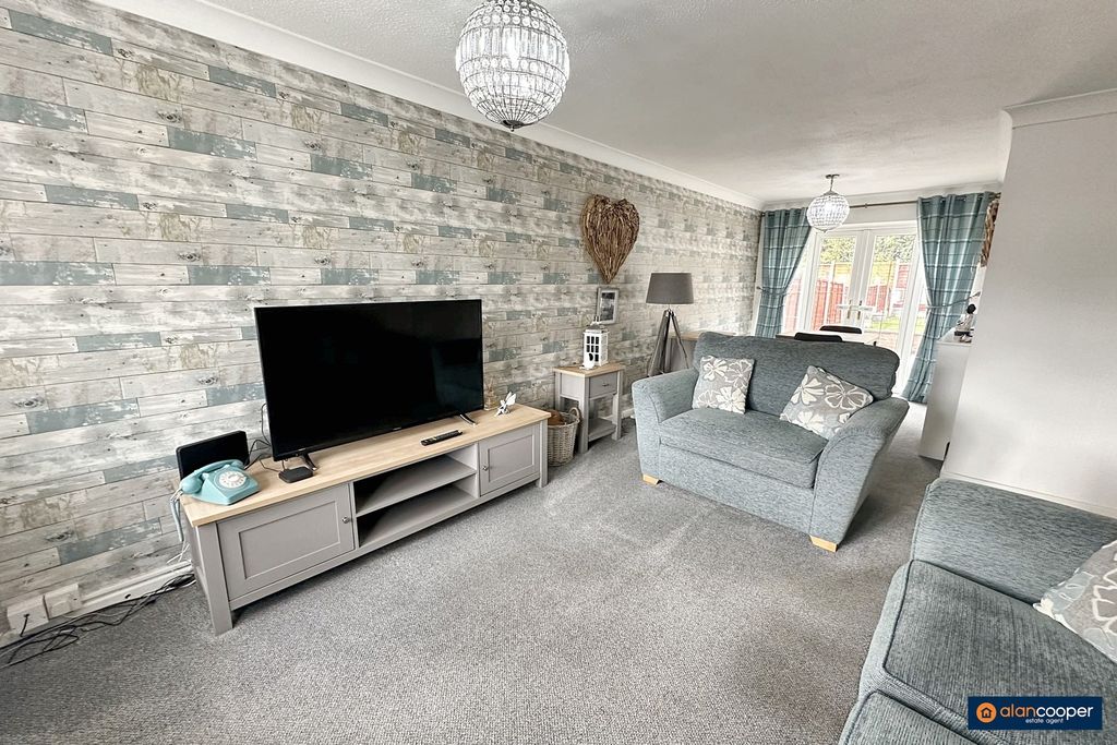 Property photo 3 of 14 4504445