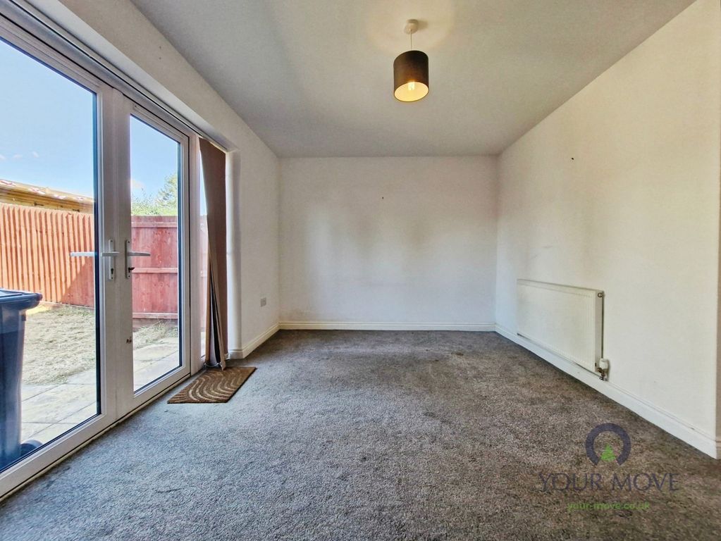 Property photo 3 of 19 Lounge