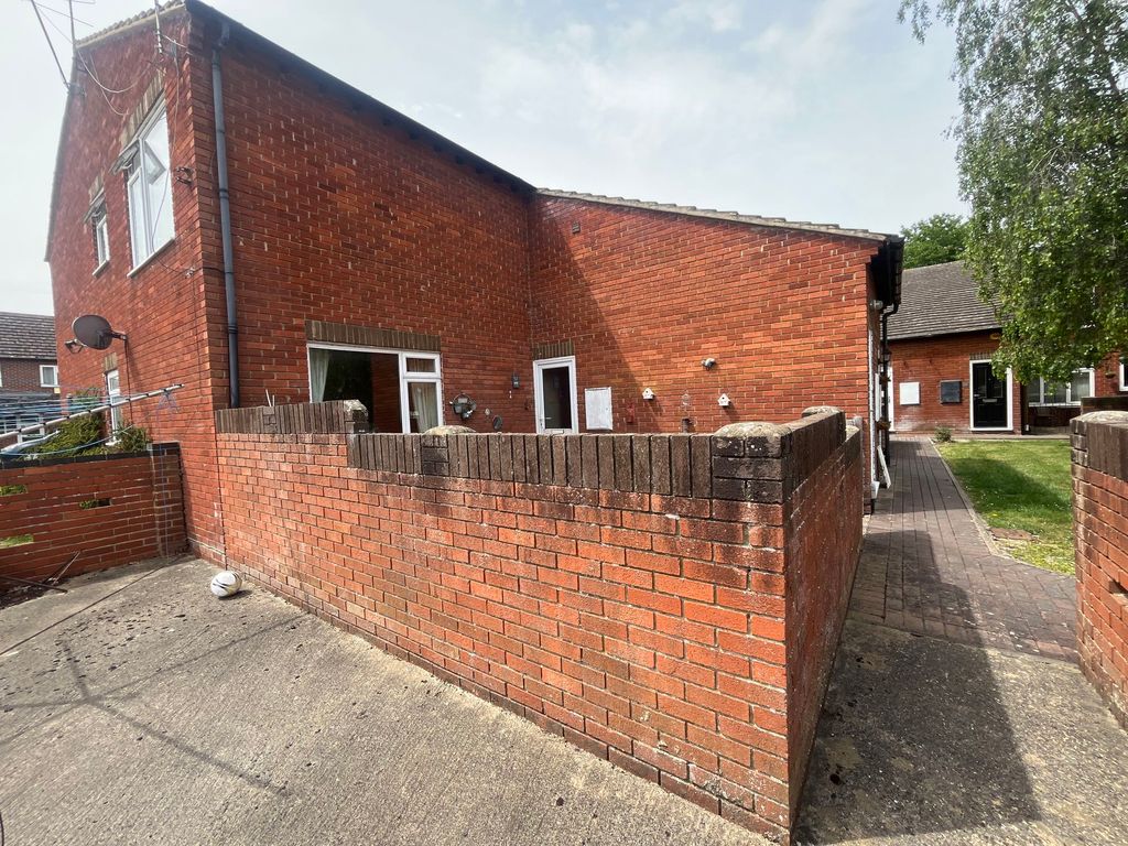 Property photo 1 of 16