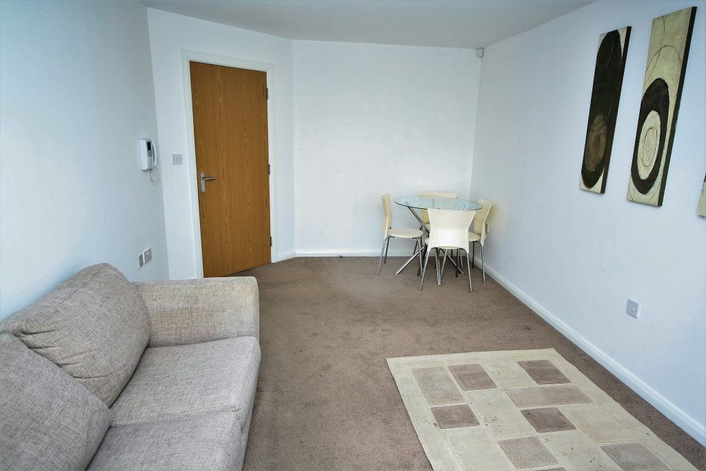 Property photo 3 of 13 Img 6896