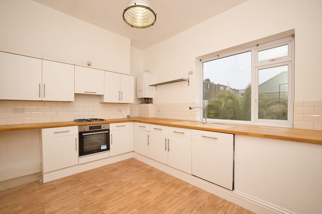 Property photo 3 of 15 Picture 3