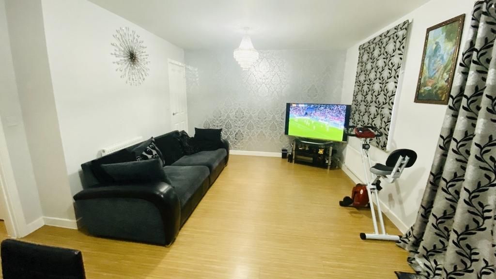 Property photo 3 of 18