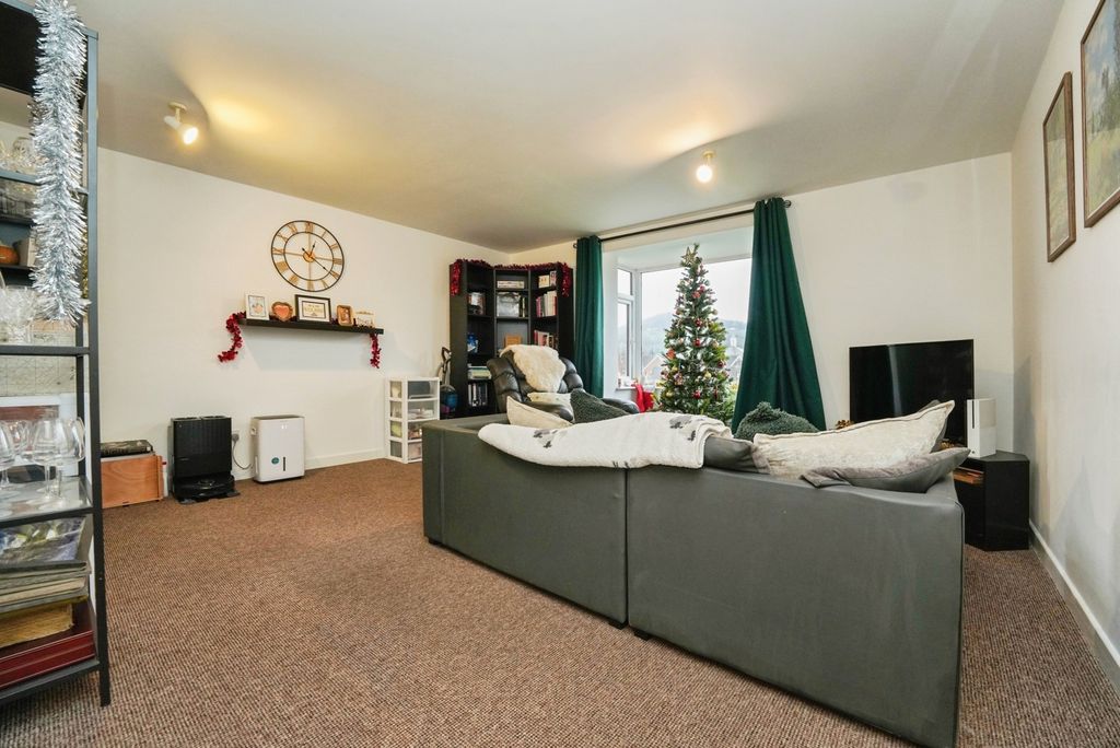 Property photo 3 of 11 Pbox-Img.Jpg