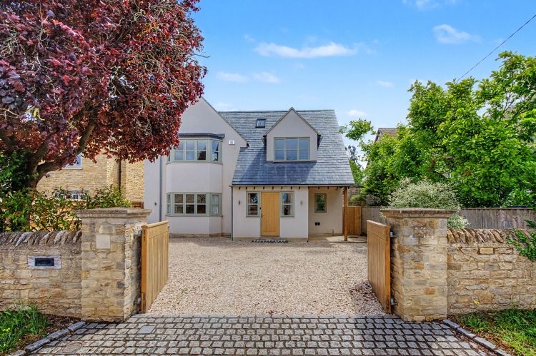 Property photo 1 of 12 330629