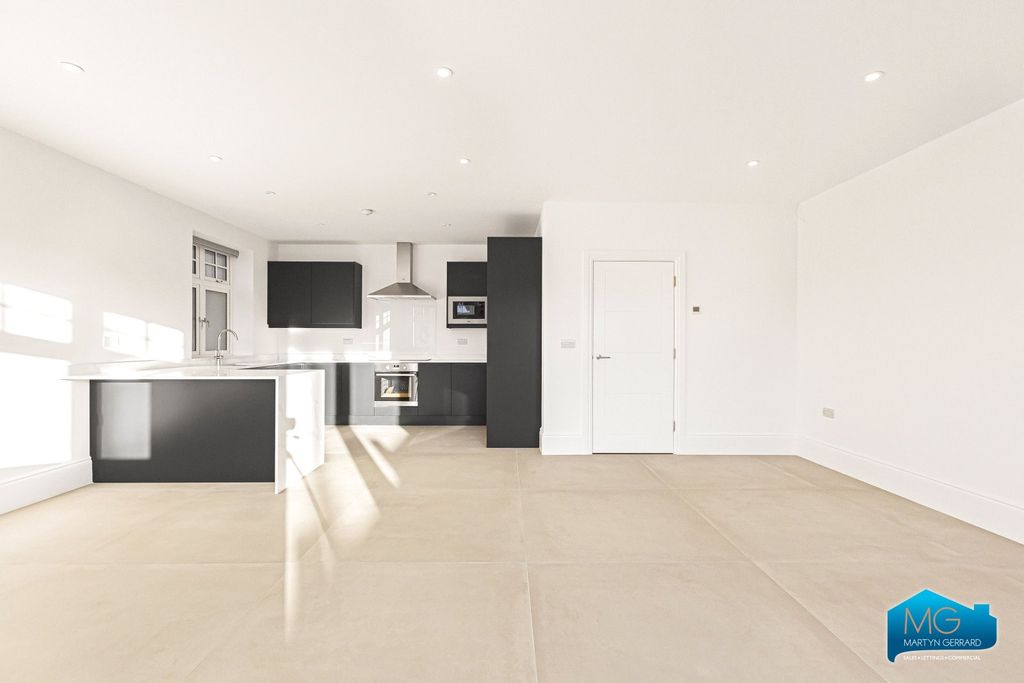 Property photo 2 of 30 Picture No. 31