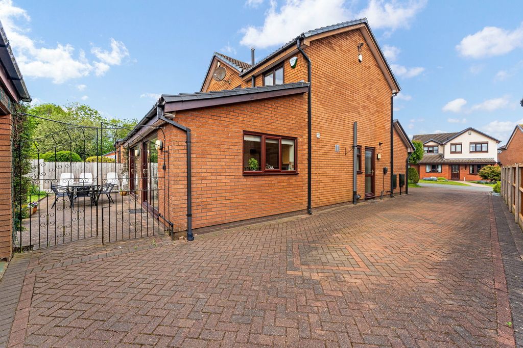 Property photo 3 of 66