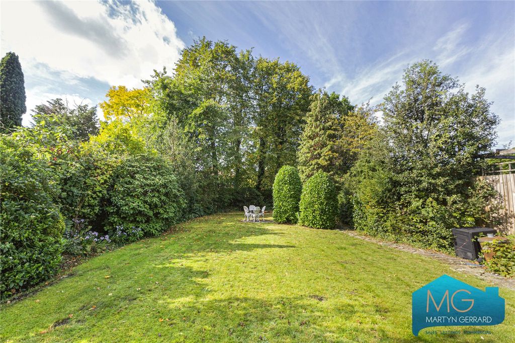 Property photo 2 of 27 Picture No. 17