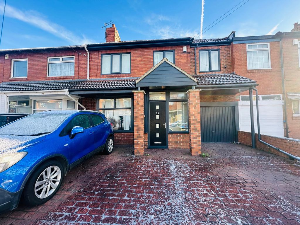 Property photo 1 of 13 5 Bed Semi-Detached House For Sale