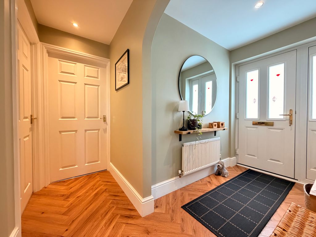 Property photo 2 of 21