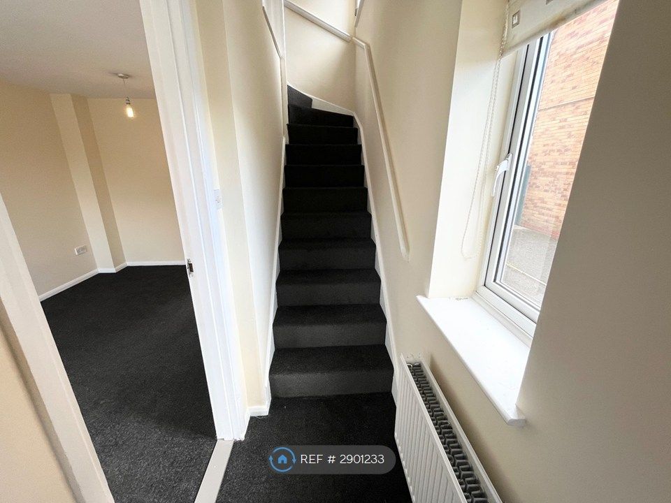 Property photo 2 of 16 Entrance